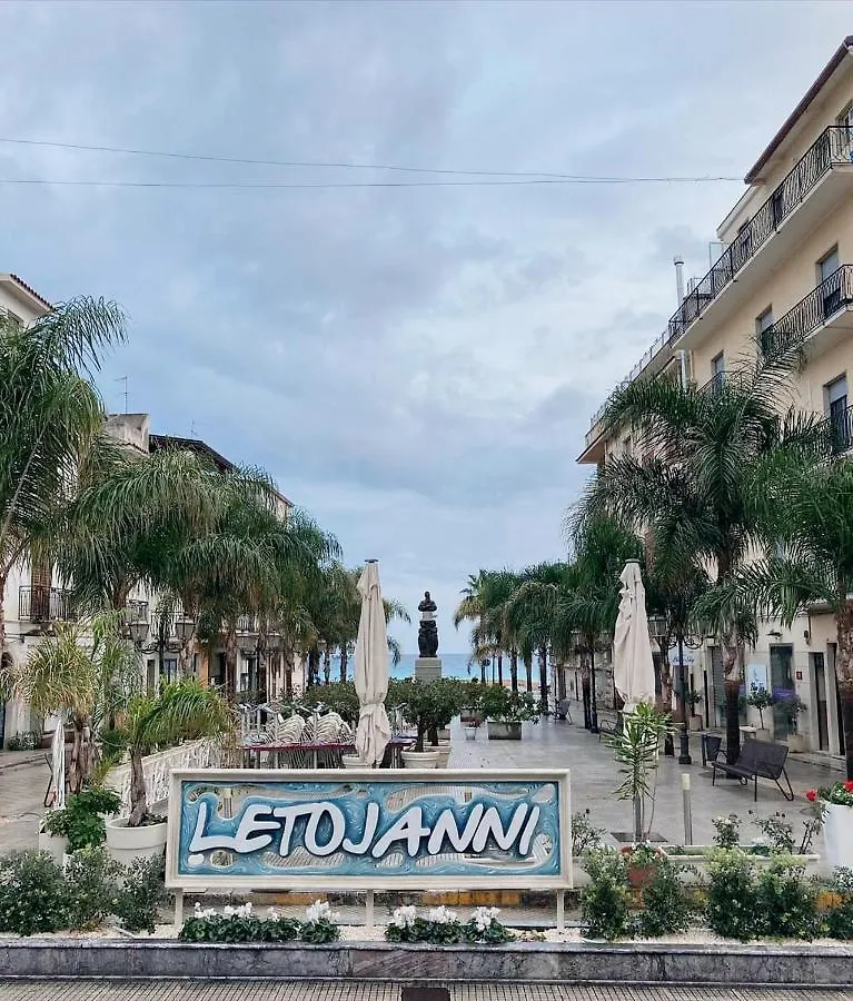 Casa Peppino Apartment Letojanni